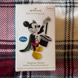 Hallmark Keepsake Magician Mickey Ornament - NIB